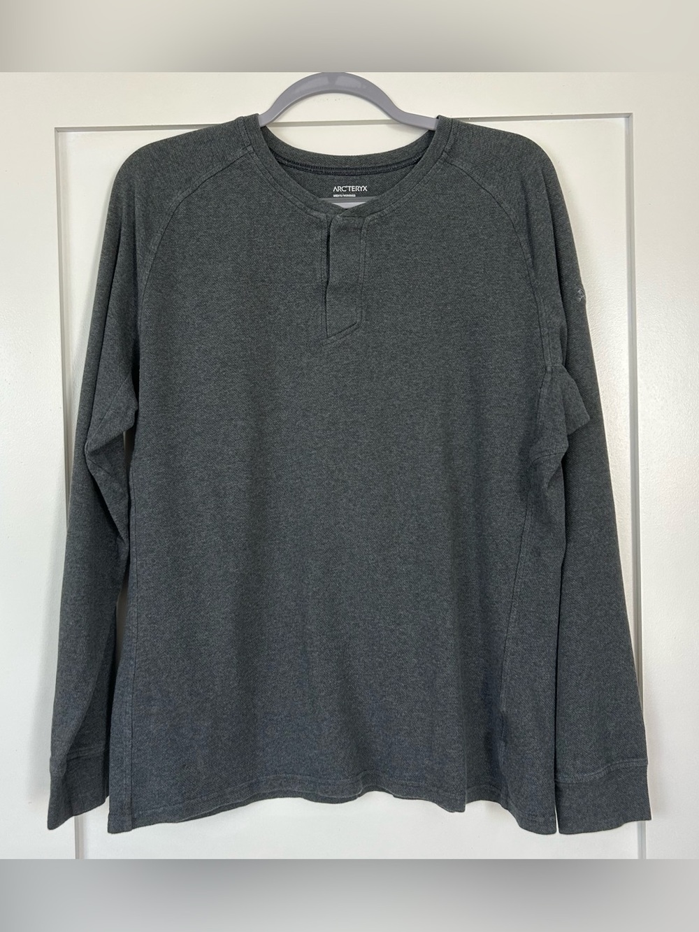 Arc'teryx Men's Sirrus Longsleeve Henley Grey Size Large